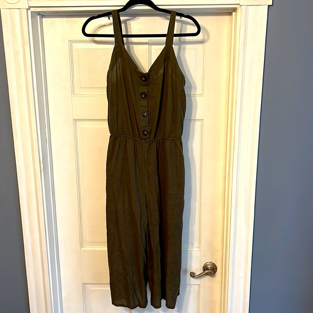 Universal Thread, medium, olive green romper